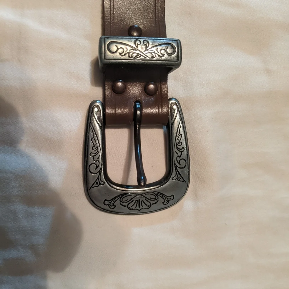 Accessories By Pearl Vintage Leather Belt - Picture 5 of 7